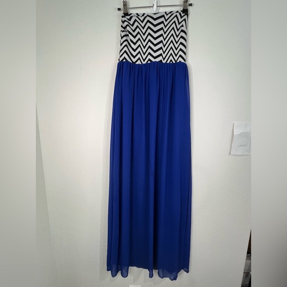 Sweet Storm Chevron Maxi Dress Small Strapless Blue Flowy 47β - Picture 2 of 16